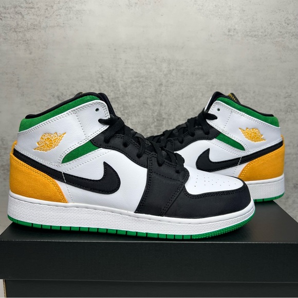 Nike Air Jordan 1 Mid SE ☘️ - Picture 12 of 15